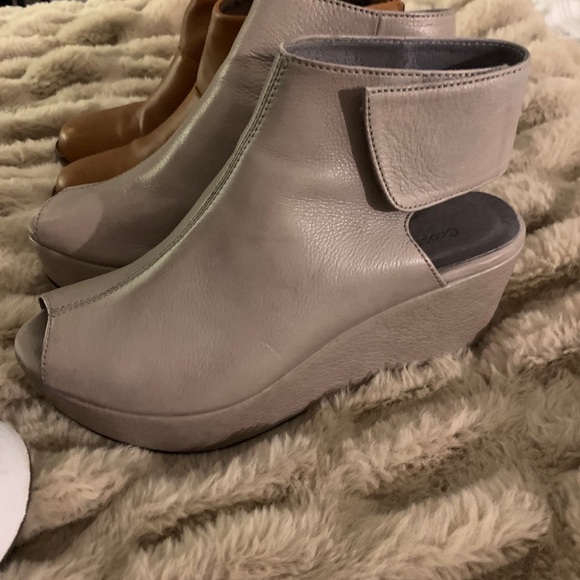 bundle of size 6.5 shoes — must sell! - Picture 4 of 6